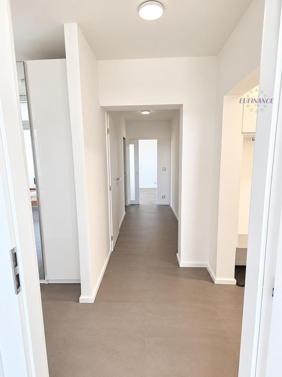 Pronájem bytu 3+kk 71 m² – fotografie 4