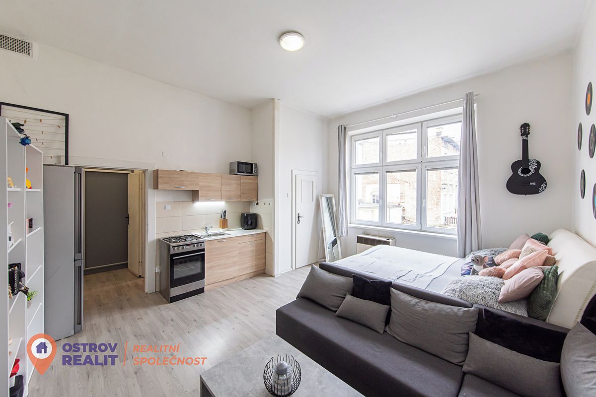 Pronájem bytu 1+kk 33 m² – fotografie 2