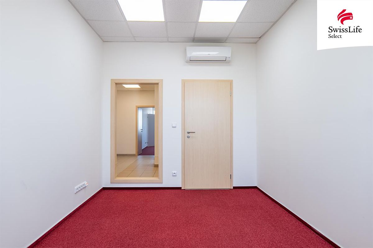 Pronájem kanceláře 403 m² – fotografie 3