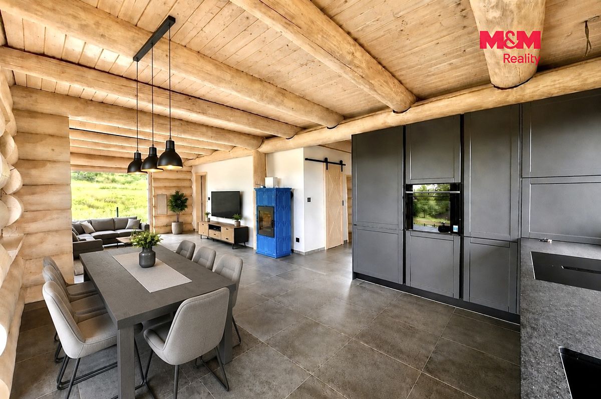 Prodej rodinného domu 143 m², pozemek 1170 m² – fotografie 2