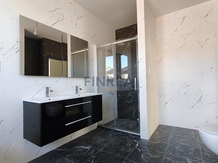 Prodej domu, 120 m² (23 z 29)