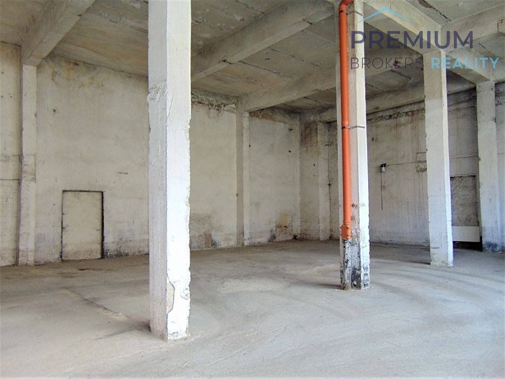 Pronájem garážového stání 25 m² – fotografie 3