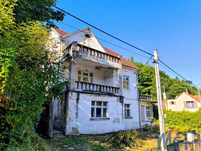 Prodej rodinného domu 232 m², pozemek 2005 m²