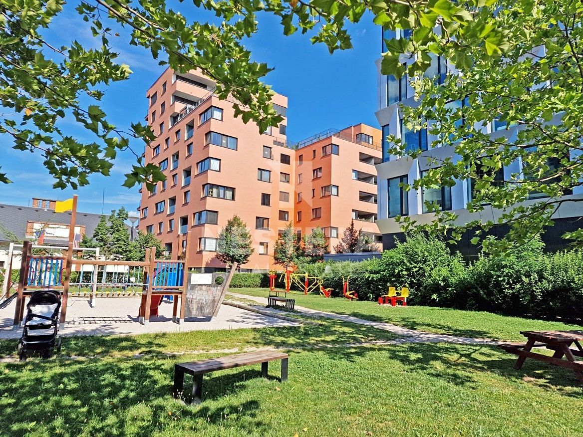 Pronájem bytu 2+kk 68 m² – fotografie 2