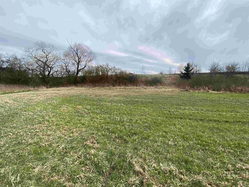 Dražba louky 823 m², Peč – fotka 1 z 3
