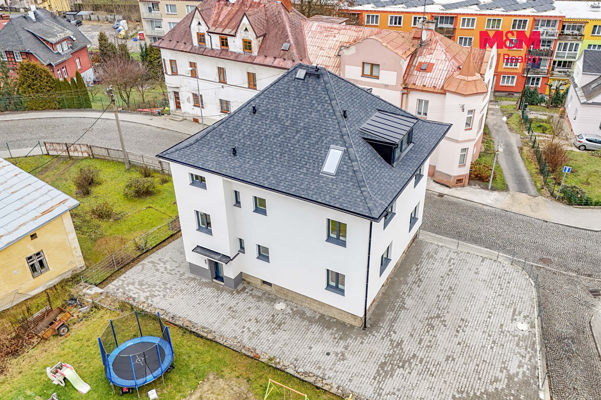 Prodej rodinného domu 218 m², pozemek 334 m² – fotografie 5