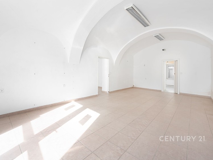 Prodej komerčního prostoru, 76 m² (5 z 31)