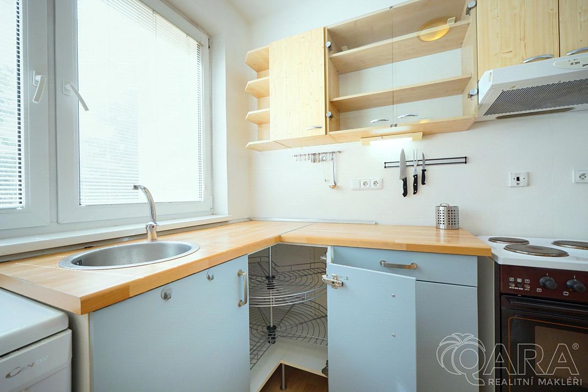 Pronájem bytu 1+kk 38 m² – fotografie 2