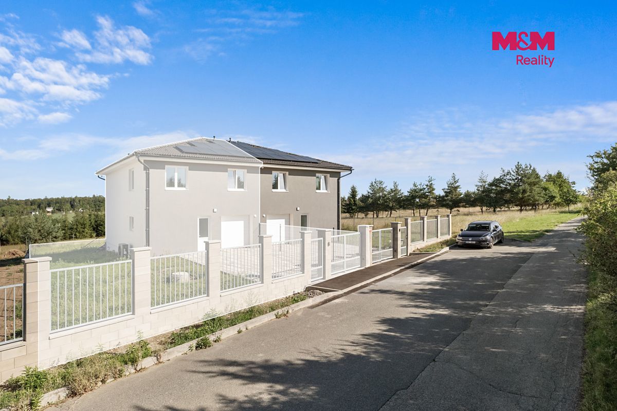 Prodej rodinného domu 156 m², pozemek 593 m² – fotografie 2