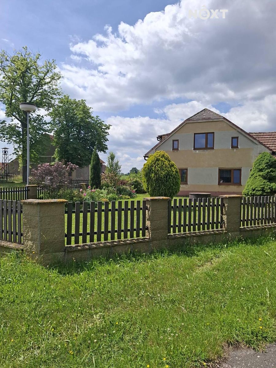 Prodej rodinného domu 322 m², pozemek 956 m² – fotografie 2