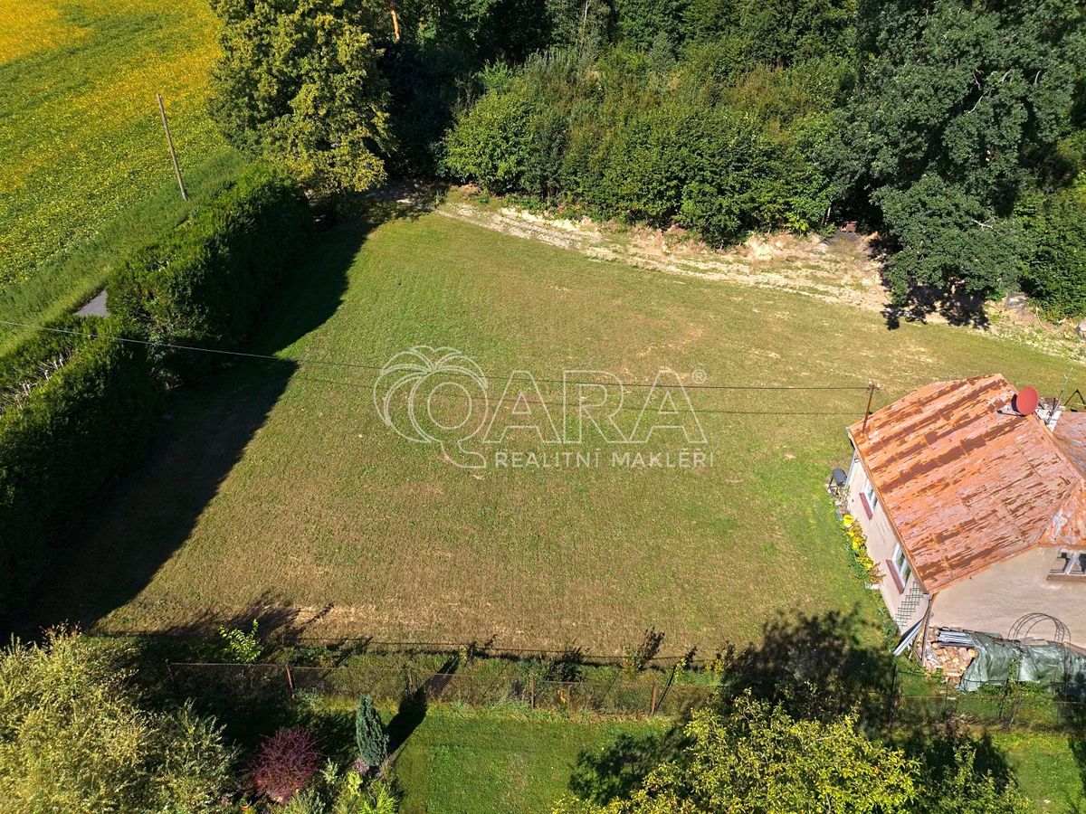 Prodej stavebního pozemku 820 m² – fotografie 3