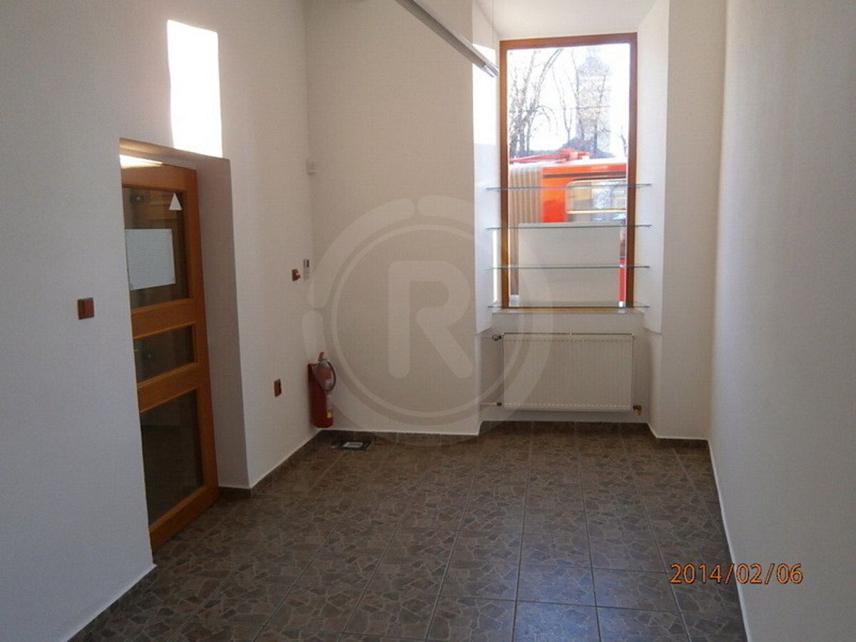 Pronájem obchodního prostoru 15 m²
