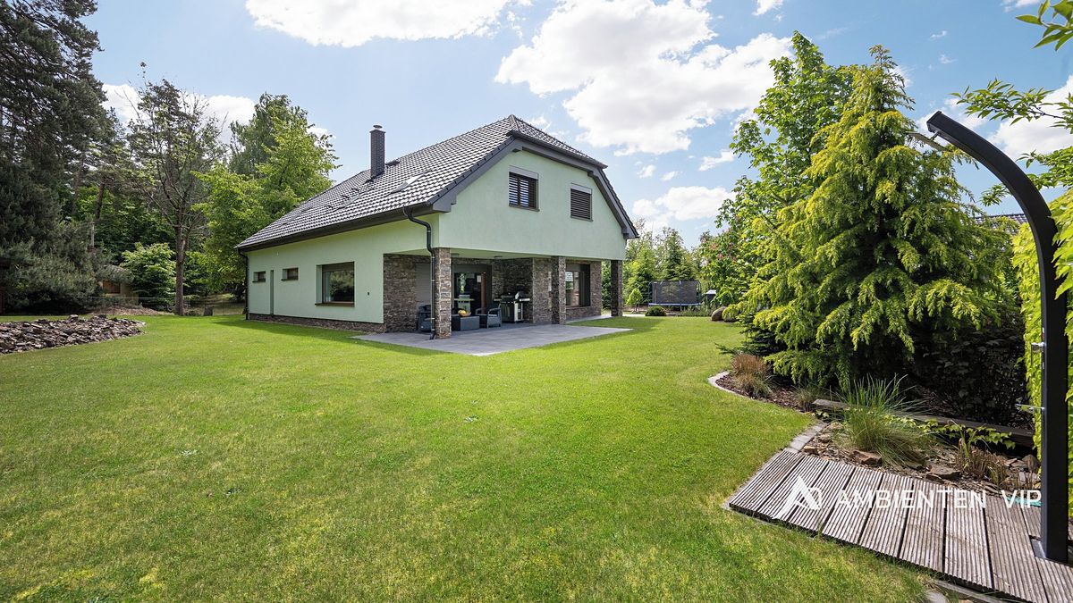 Prodej rodinného domu 276 m², pozemek 4040 m² – fotografie 2