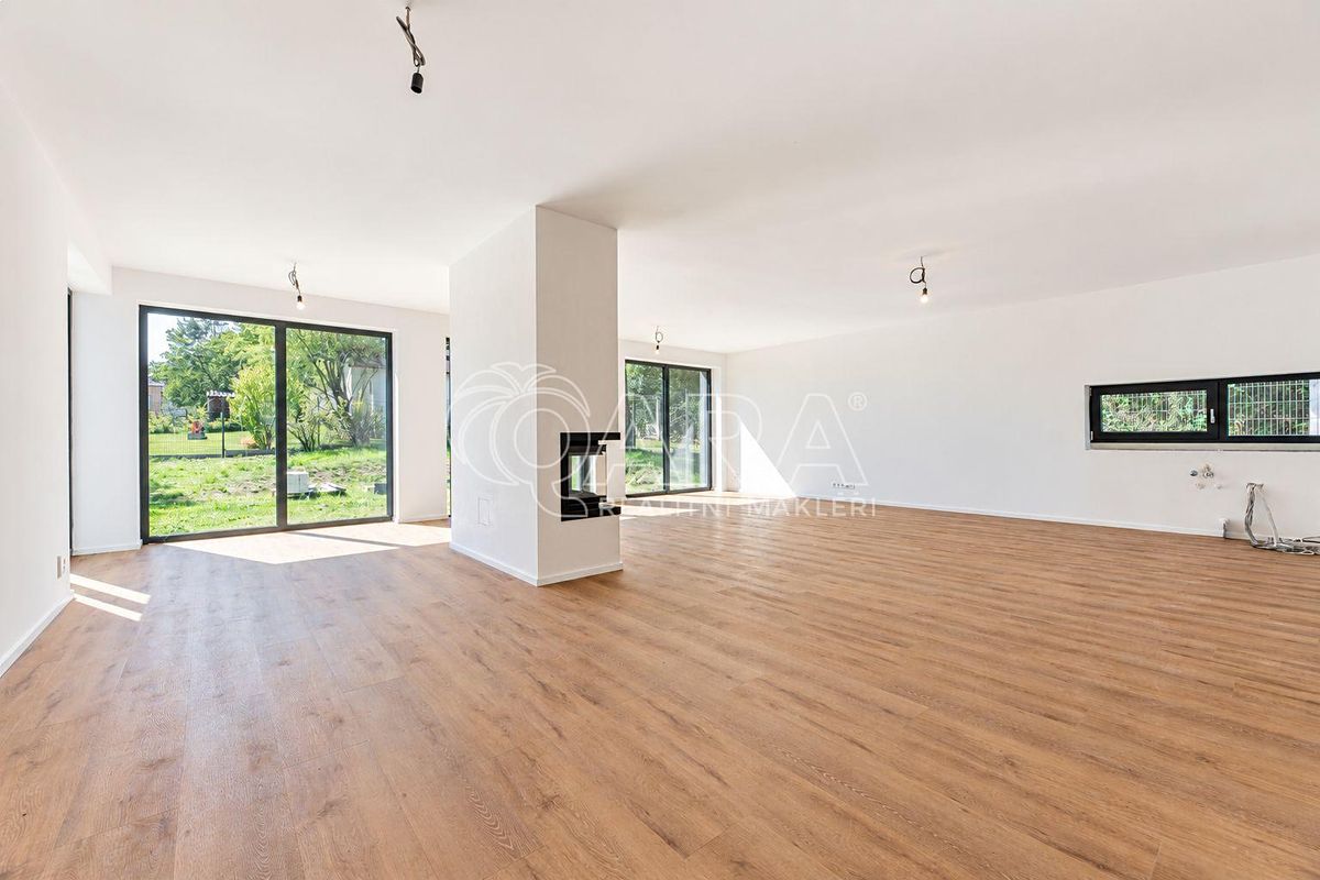 Prodej rodinného domu 259 m², pozemek 755 m² – fotografie 5