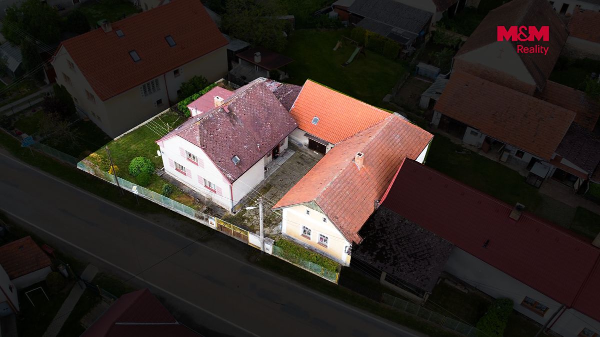 Prodej rodinného domu 214 m², pozemek 710 m² – fotografie 4