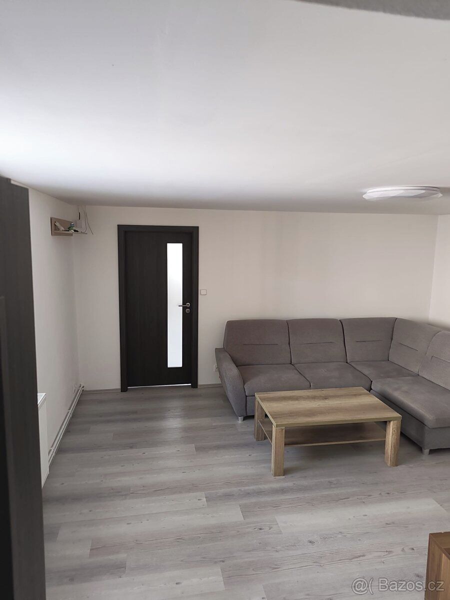 Pronájem bytu 3+1 80 m² – fotografie 2