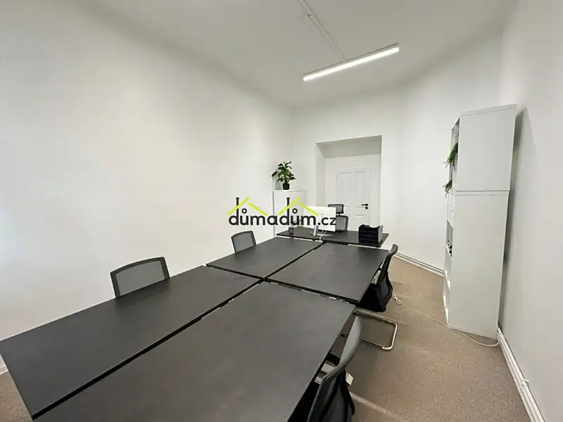 Prodej kanceláře 88 m², Praha – náhled fotky 1
