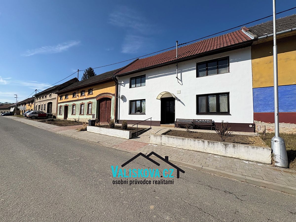 Prodej rodinného domu 111 m², pozemek 2328 m²