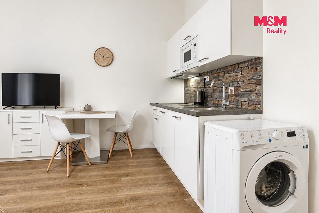 Pronájem bytu 1+kk 30 m² – fotografie 3