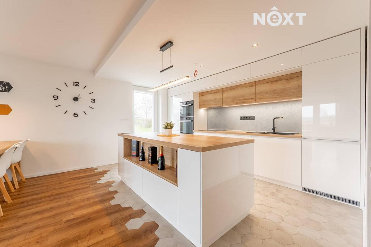 Prodej rodinného domu 223 m², pozemek 941 m² – fotografie 4