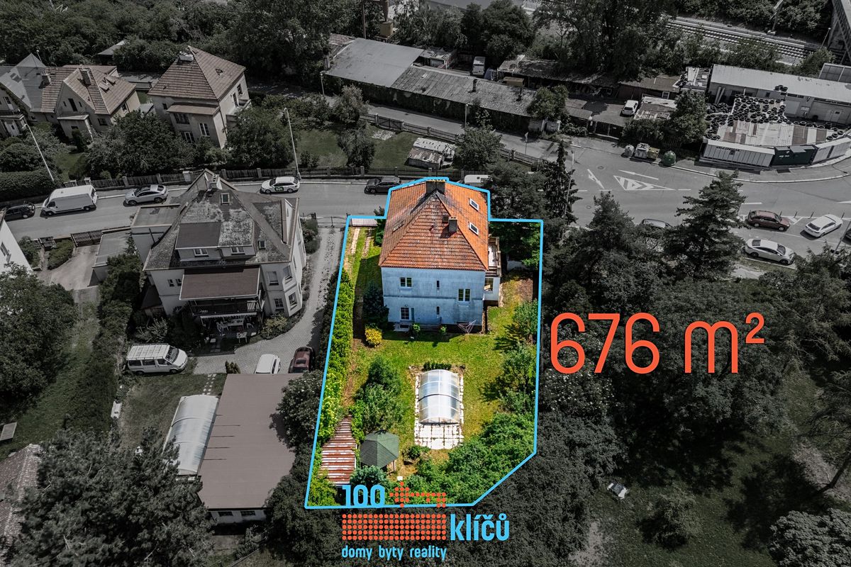 Prodej vícegeneračního domu 211 m², pozemek 676 m² – fotografie 2