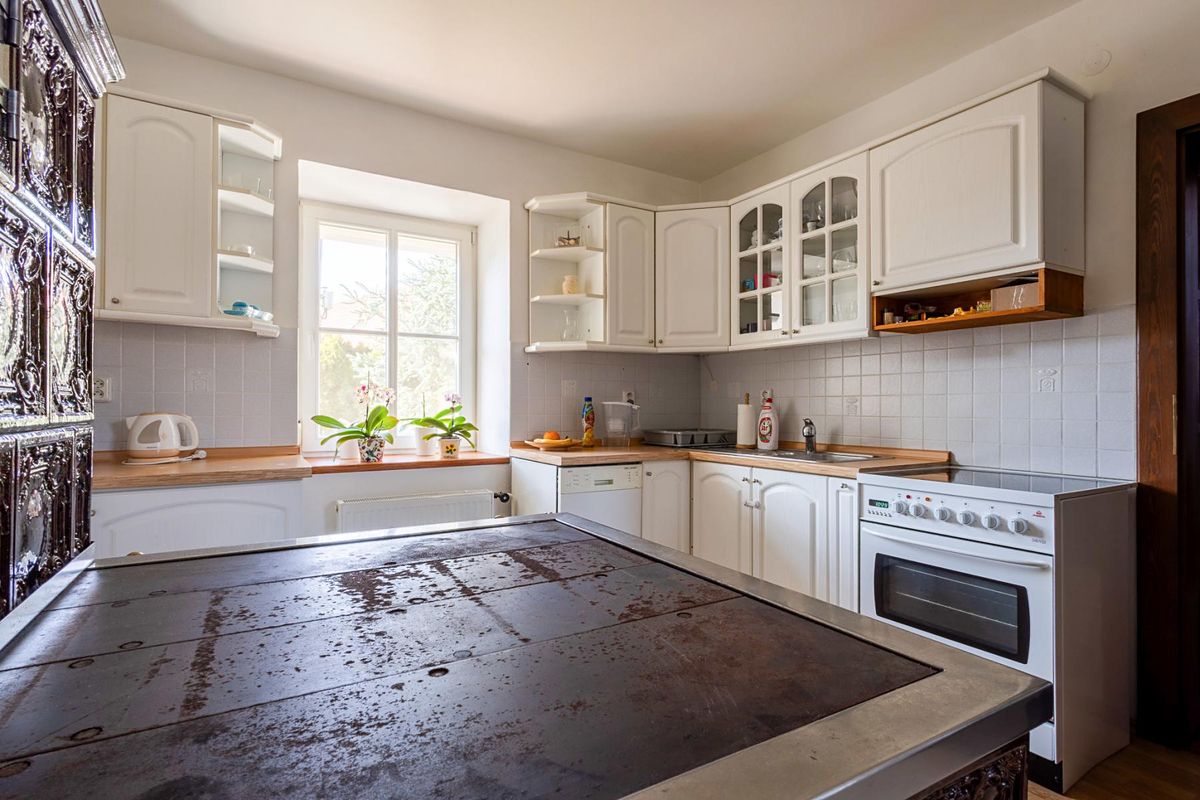 Prodej rodinného domu 230 m², pozemek 853 m² – fotografie 4
