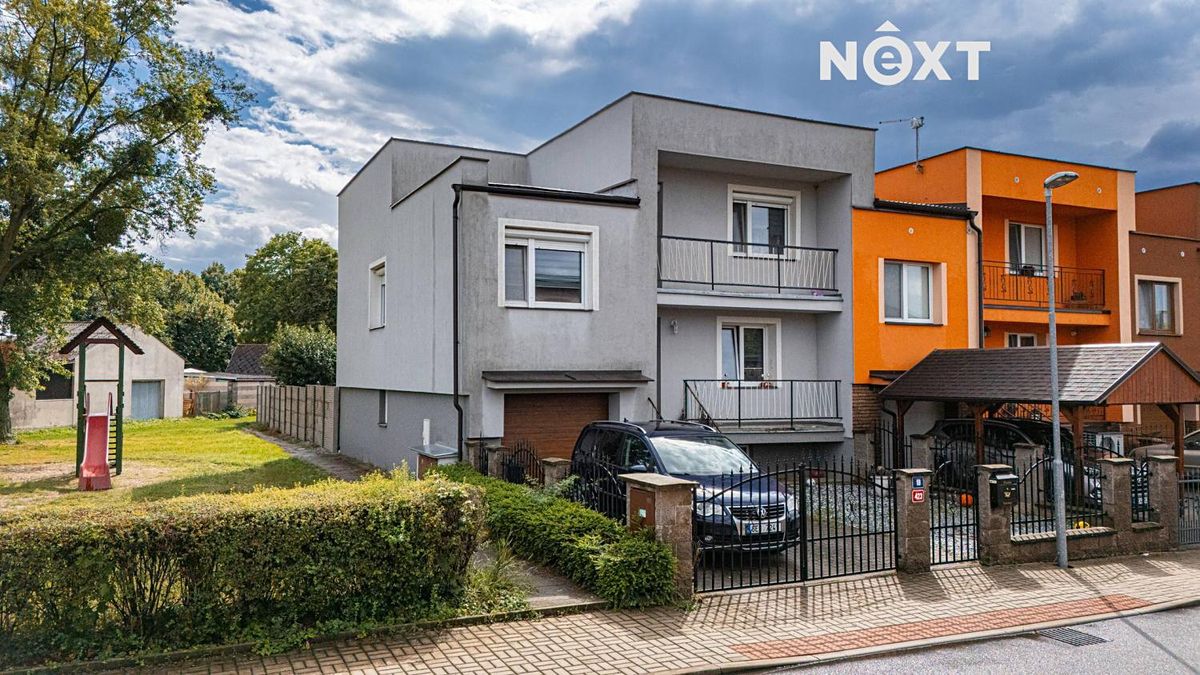 Prodej rodinného domu 216 m², pozemek 447 m² – fotografie 2