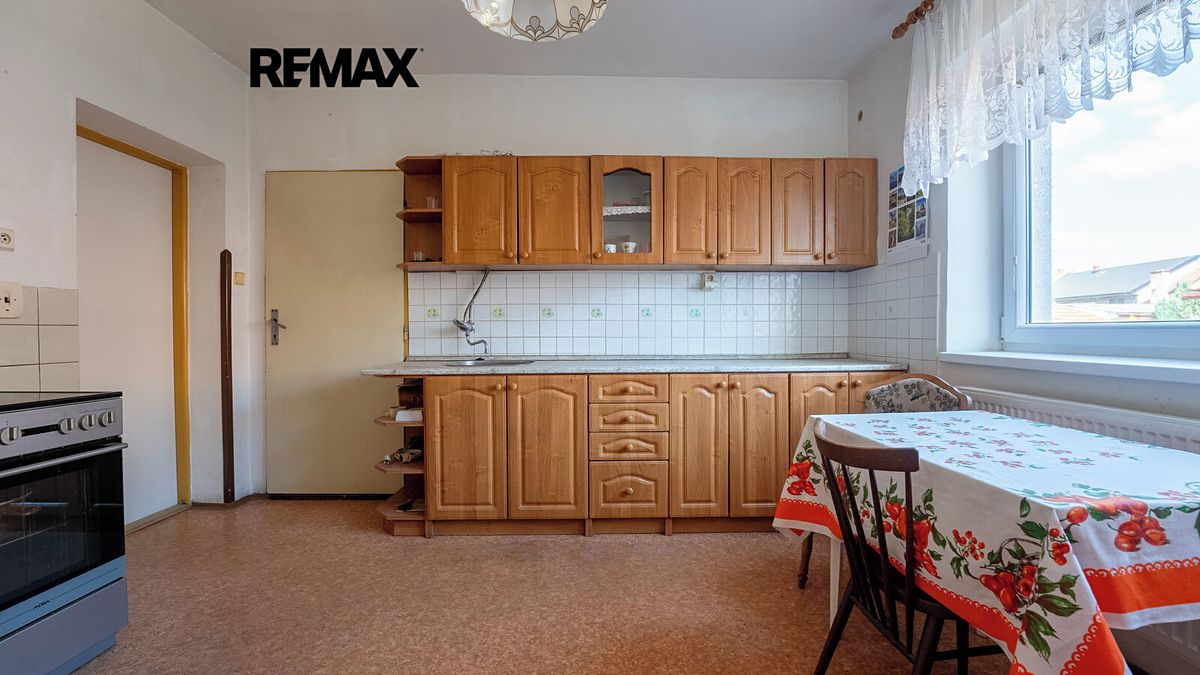 Prodej rodinného domu 144 m², pozemek 353 m² – fotografie 3