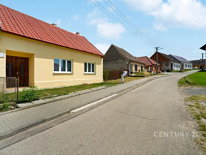 Prodej rodinného domu 75 m², pozemek 917 m², Pouzdřany – náhled fotky 2