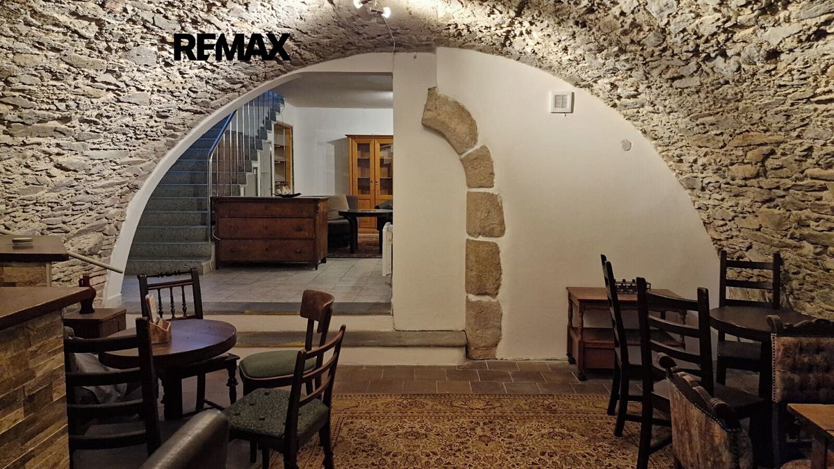 Pronájem obchodního prostoru 82 m²