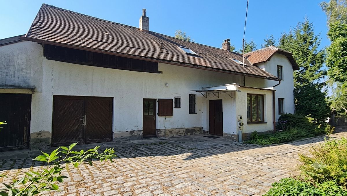 Prodej rodinného domu 260 m², pozemek 1255 m²