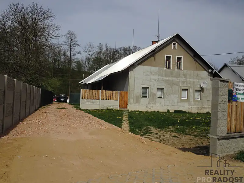 Prodej vícegeneračního domu 500 m², pozemek 4073 m², Kvasiny – náhled fotky 1