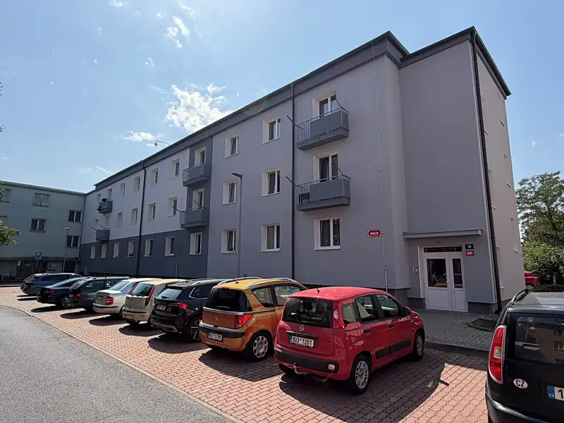 Pronájem bytu 1+kk 38 m², Lovosice – náhled fotky 1
