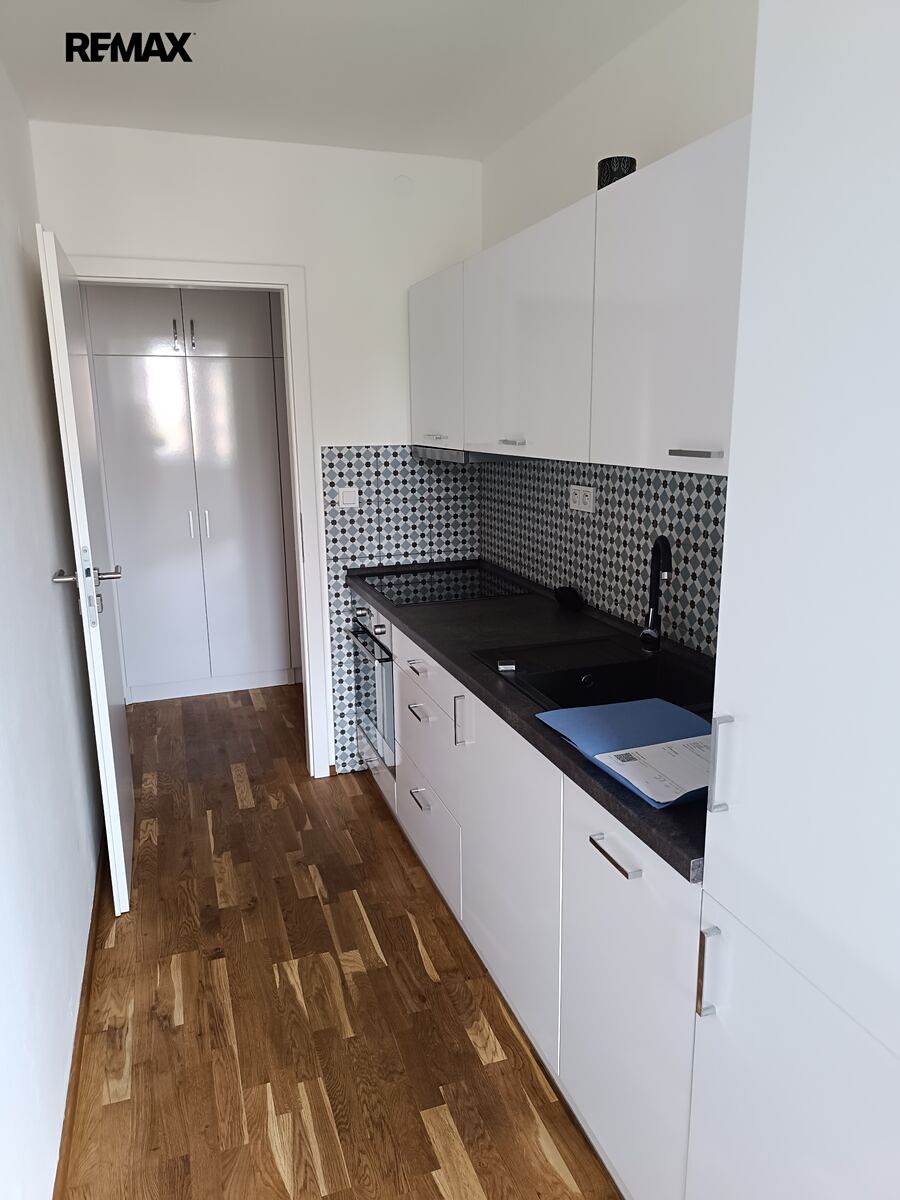 Pronájem bytu 2+1 70 m² – fotografie 2