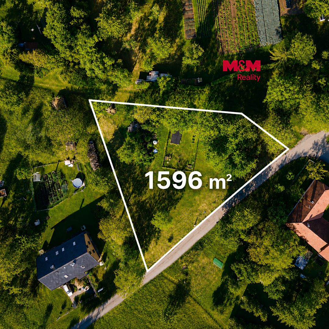Prodej stavebního pozemku 1596 m²