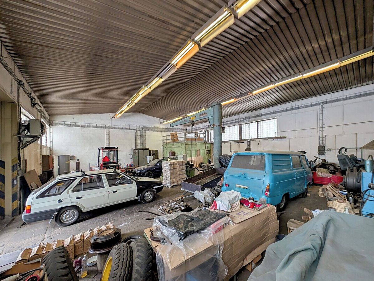 Prodej výrobní haly, prostoru 1659 m²