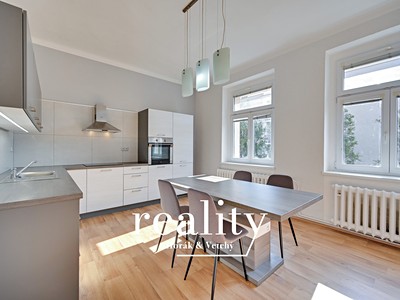Prodej bytu 2+1 90 m²