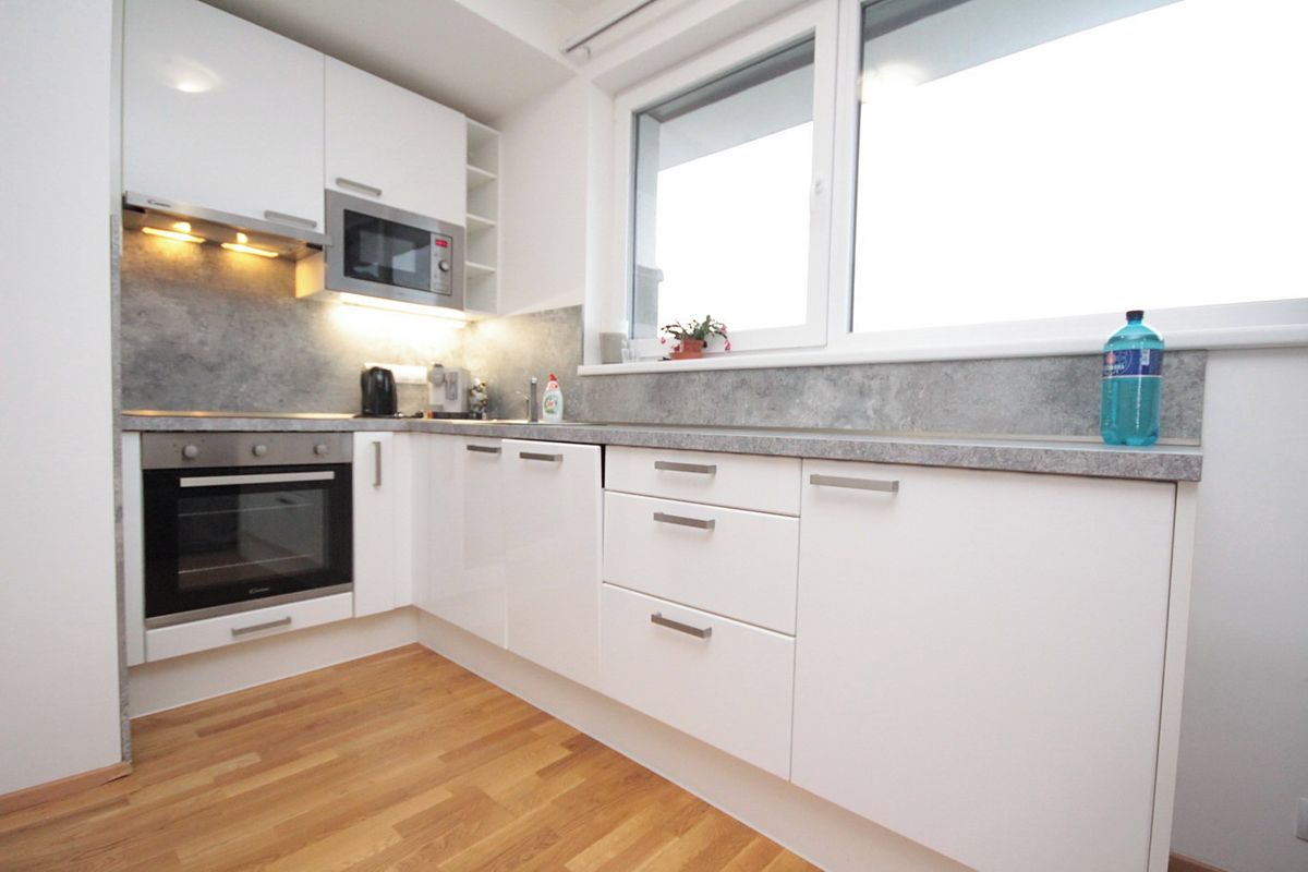 Pronájem bytu 2+kk 56 m² – fotografie 2