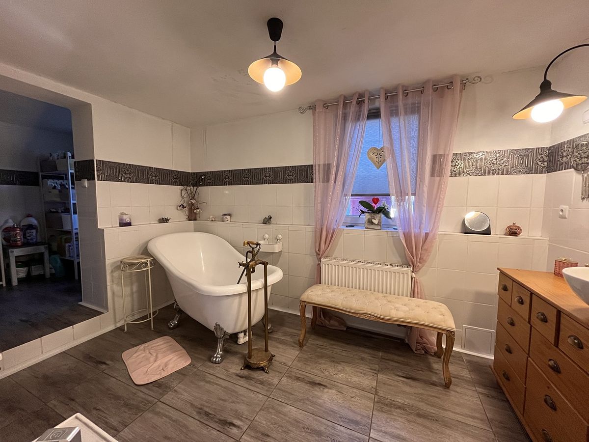 Prodej rodinného domu 257 m², pozemek 1052 m² – fotografie 4