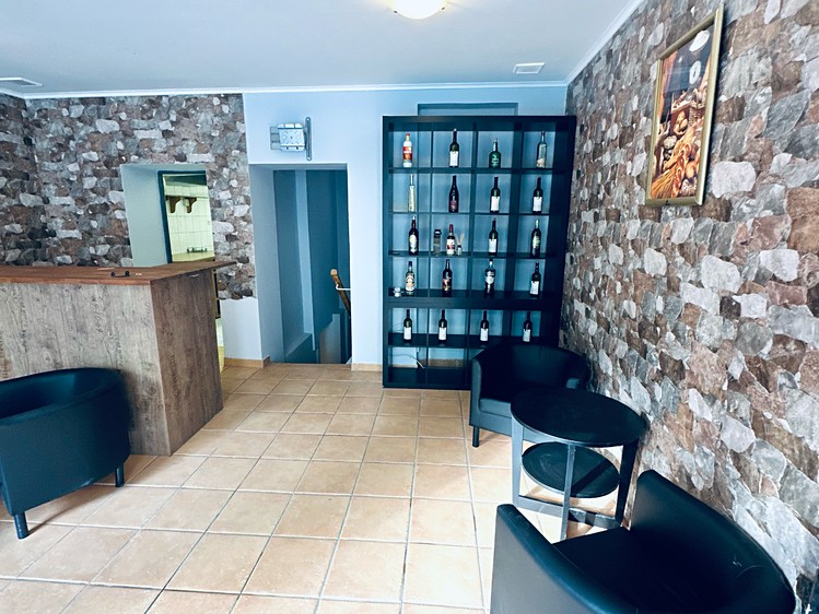 Prodej komerčního prostoru, 270 m² (64 z 80)