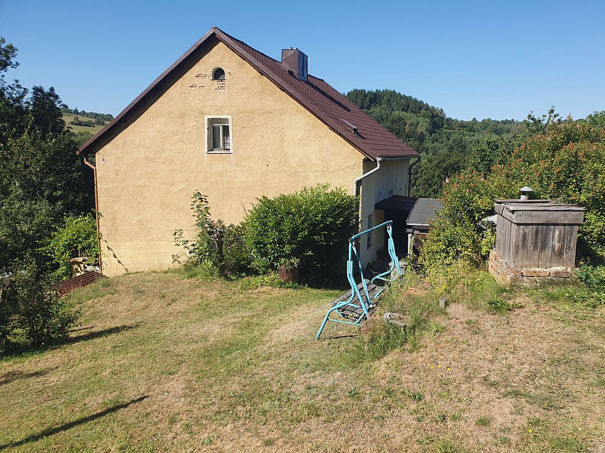 Prodej rodinného domu 131 m², pozemek 1716 m² – fotografie 2