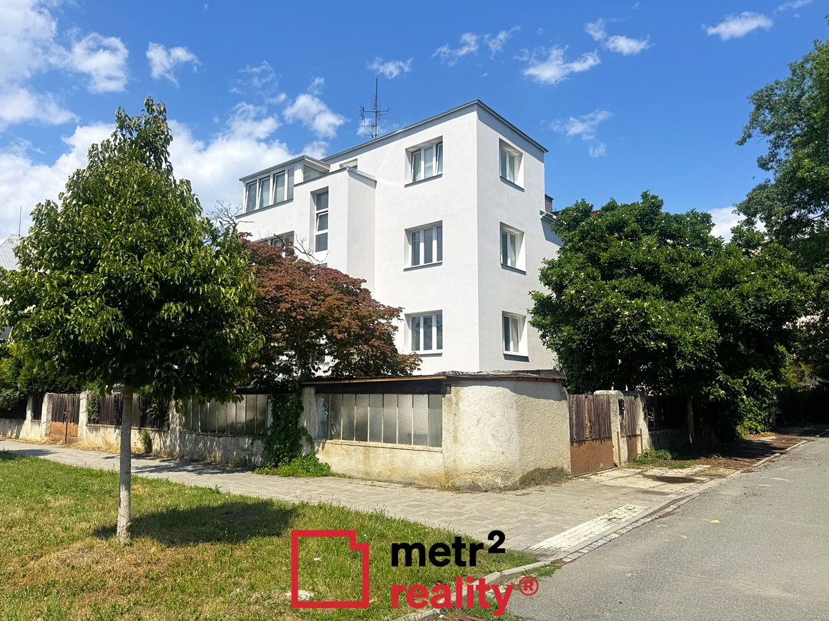 Prodej rodinného domu 387 m², pozemek 549 m² – fotografie 3