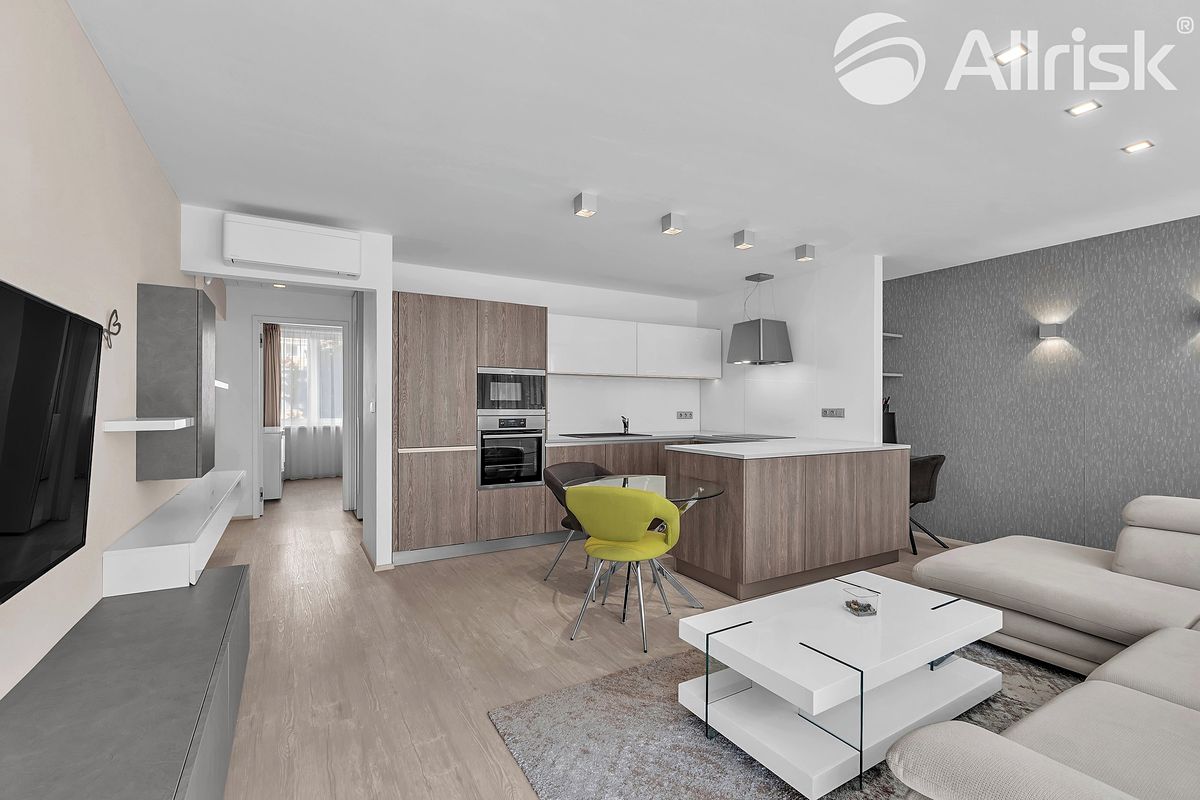 Pronájem bytu 2+kk 61 m²