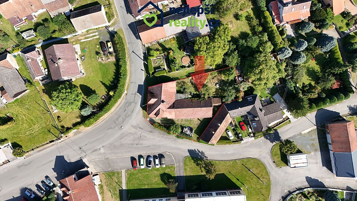 Prodej rodinného domu 100 m², pozemek 826 m² – fotografie 2