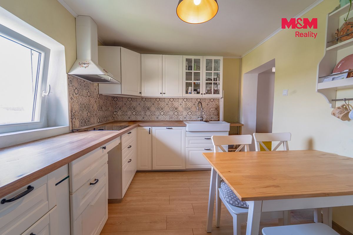 Prodej rodinného domu 213 m², pozemek 108 m² – fotografie 3