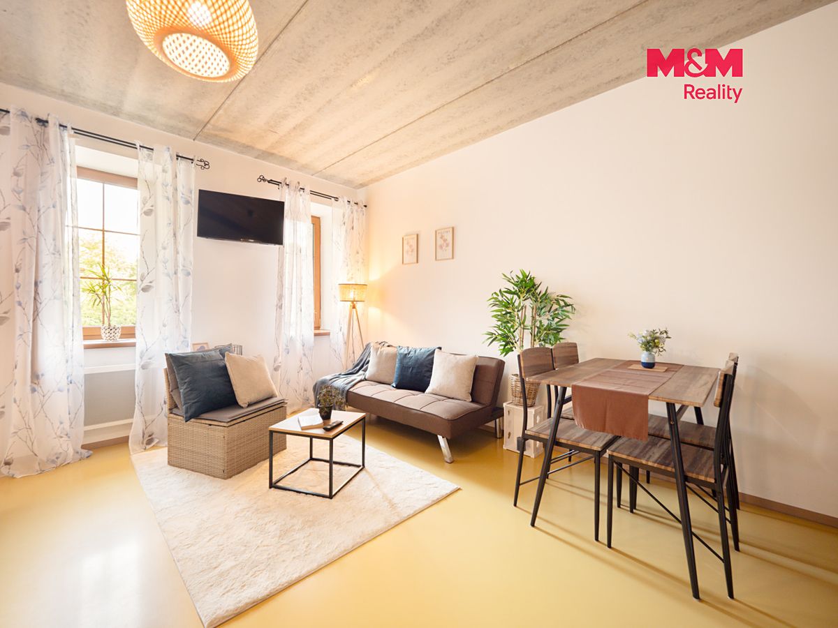 Pronájem bytu 1+kk 34 m² – fotografie 2