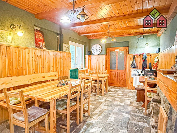 Prodej komerčního prostoru, 216 m² (9 z 33)
