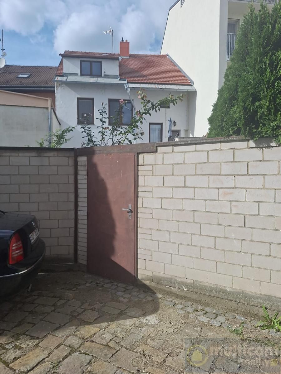 Prodej rodinného domu 175 m², pozemek 221 m² – fotografie 4