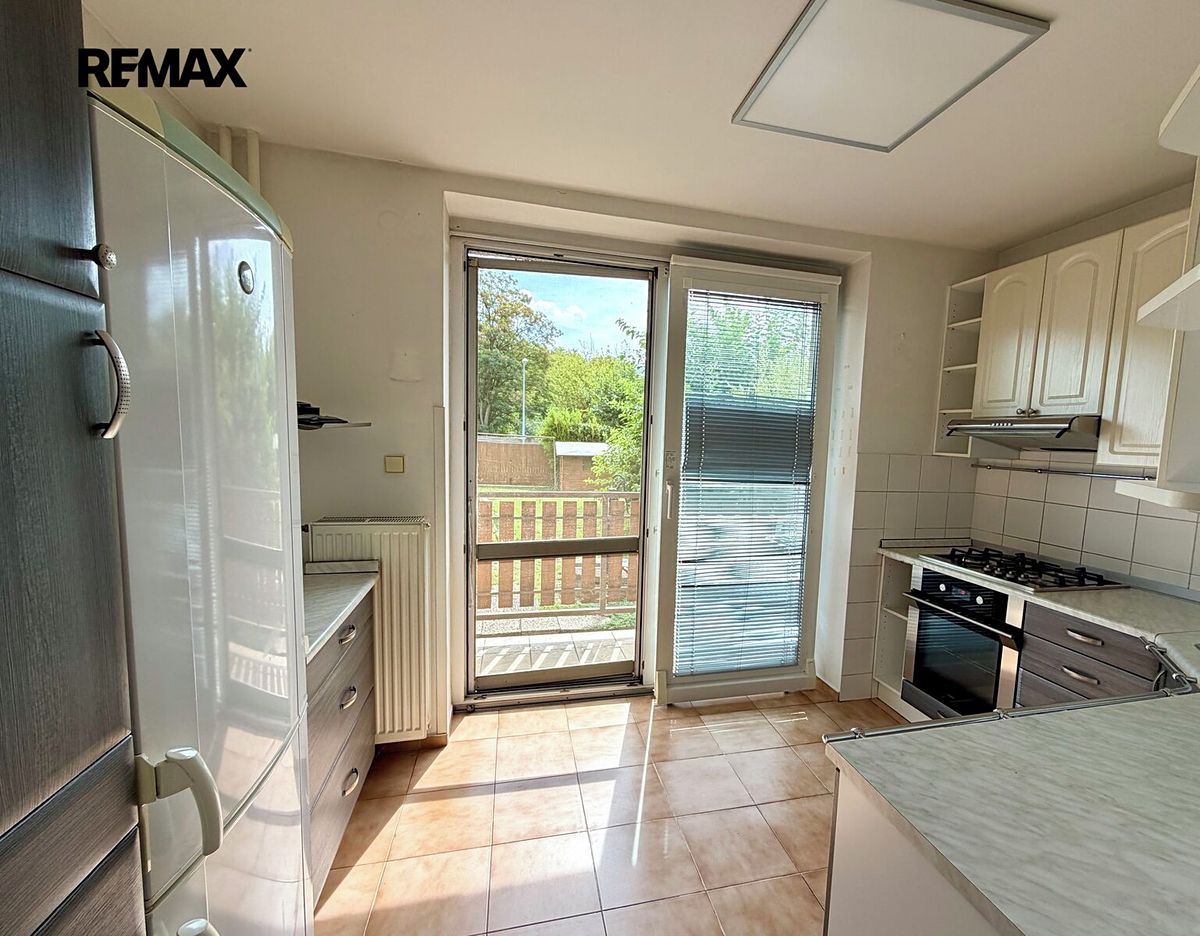 Prodej rodinného domu 258 m², pozemek 567 m² – fotografie 5