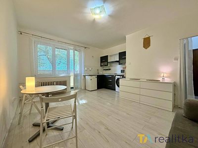 Pronájem bytu 1+kk 28 m²